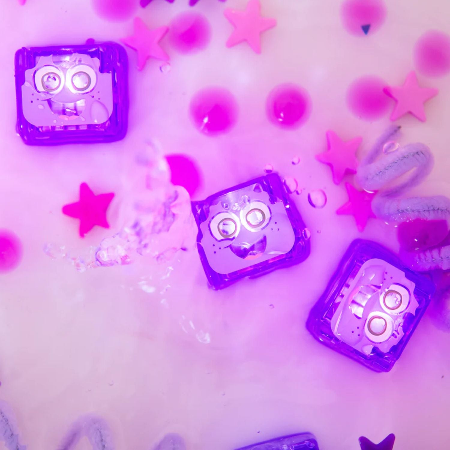 GLO PALS - Leuchtende Badewürfel